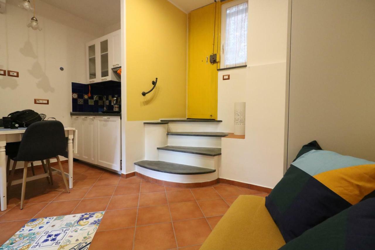 Giallo Napoli Exterior foto